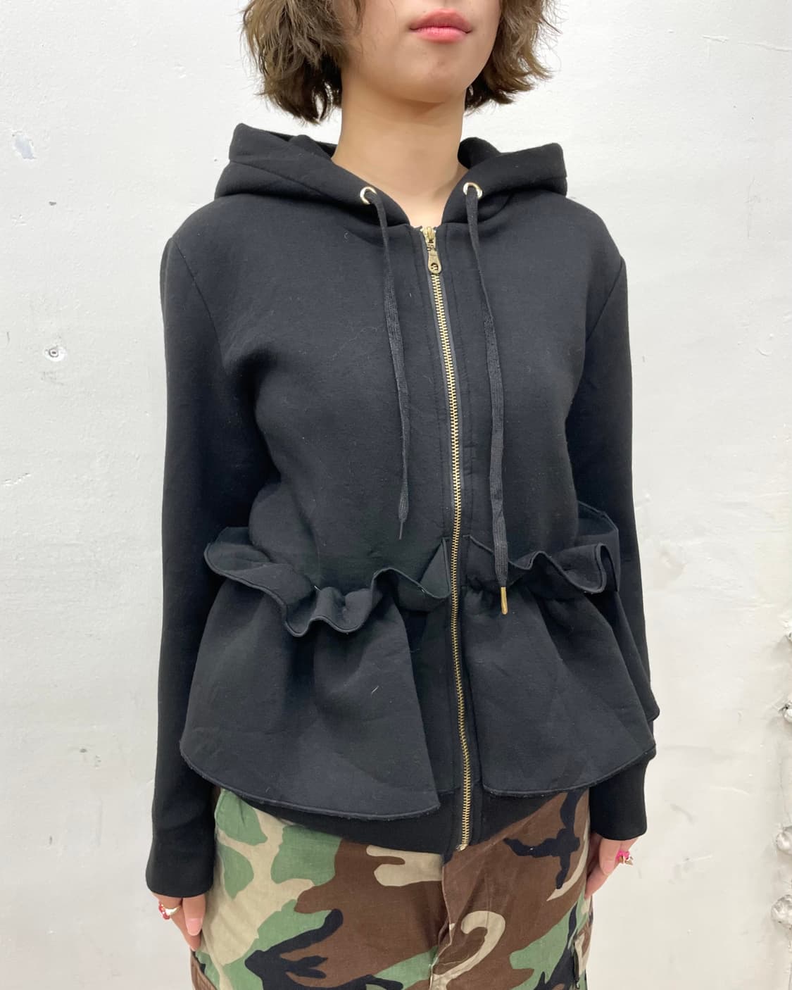 Shirring Decorated Black Hooded Zip-Up 상품이미지4