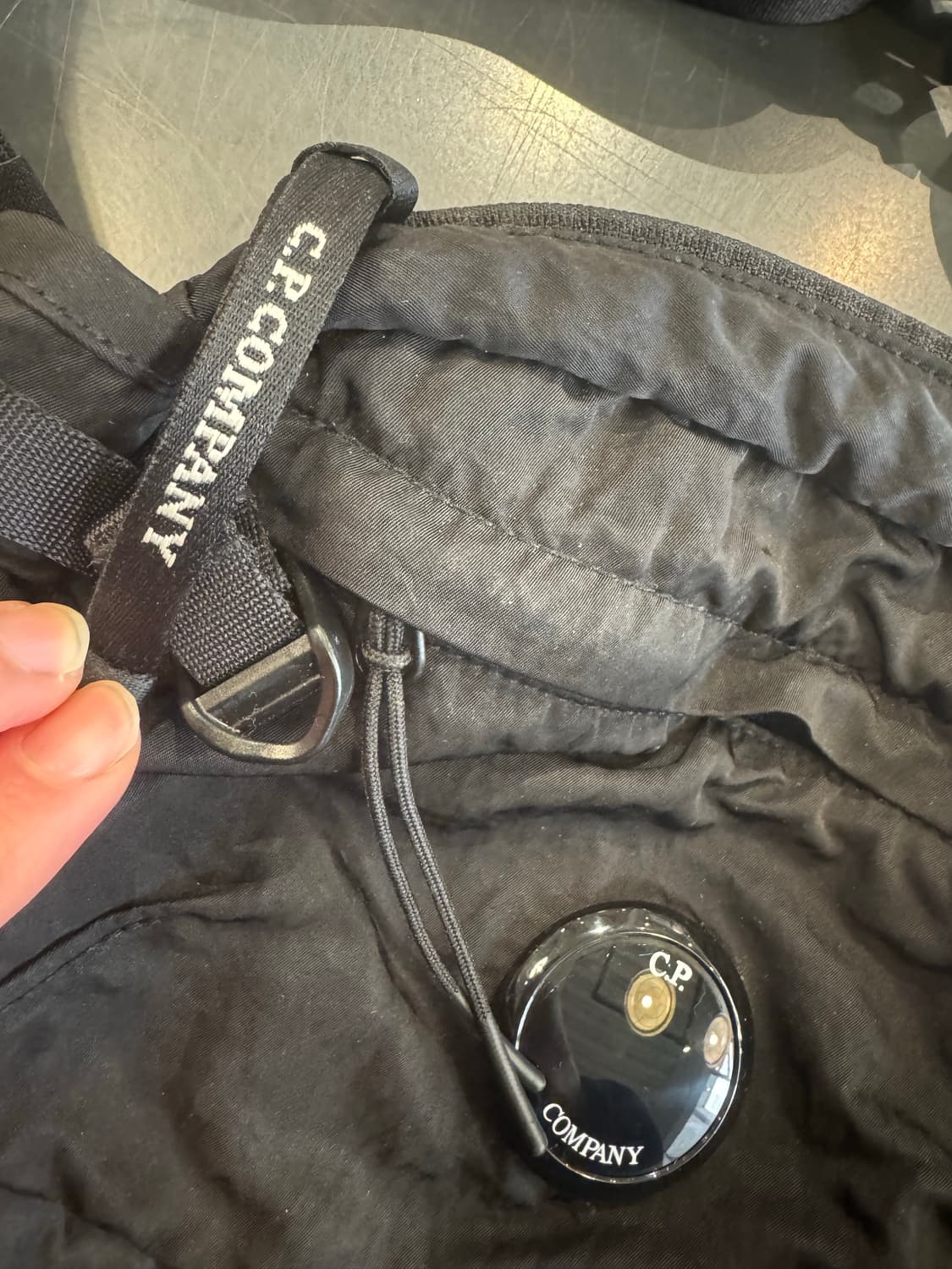 C.P. 컴퍼니 나일론 B 렌즈 크로스바디 팩 블랙 - 25FW 상품이미지3