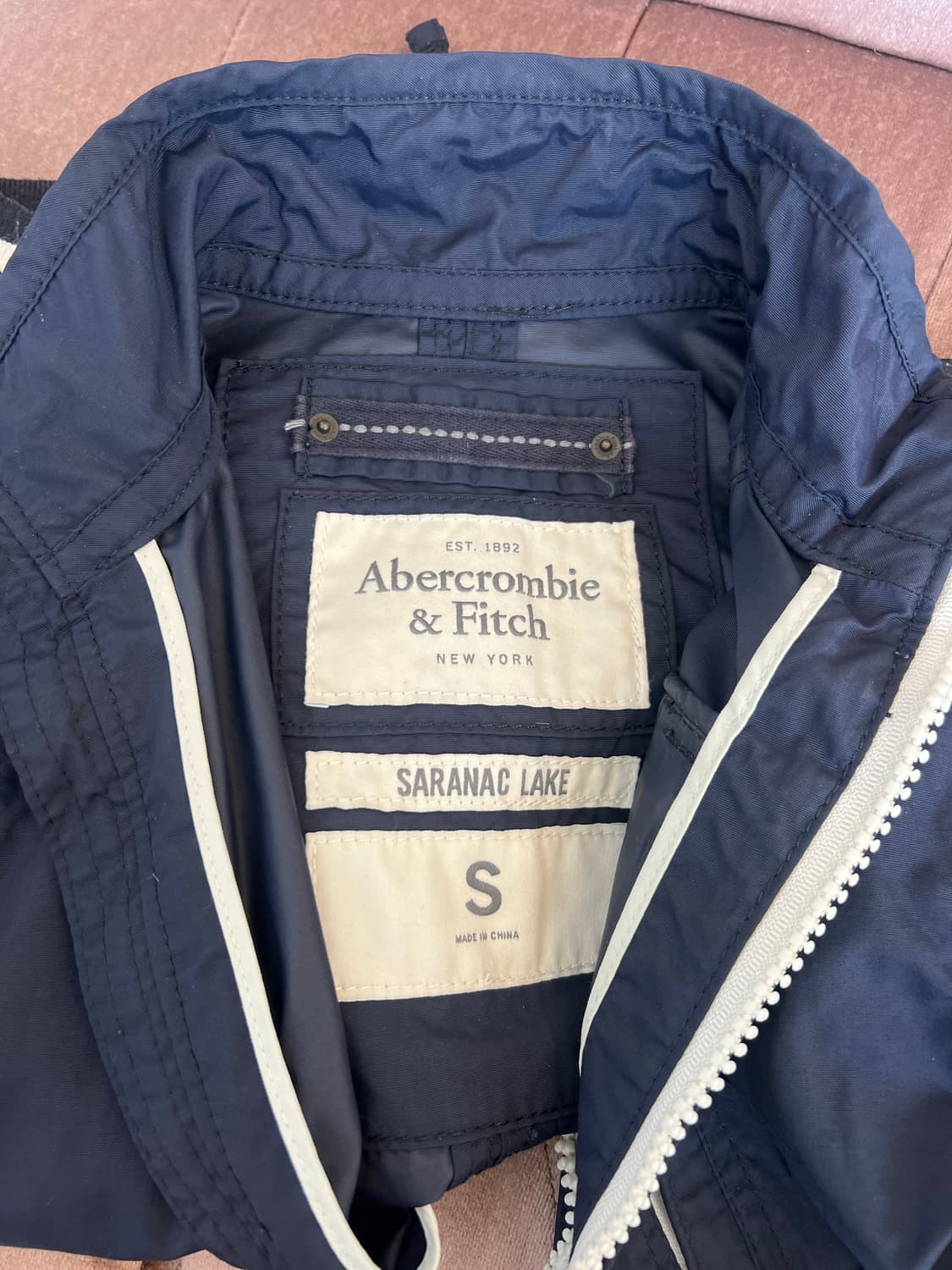 아베크롬비앤피치 남성 네이비 바람막이점퍼 간절기점퍼 상품이미지6