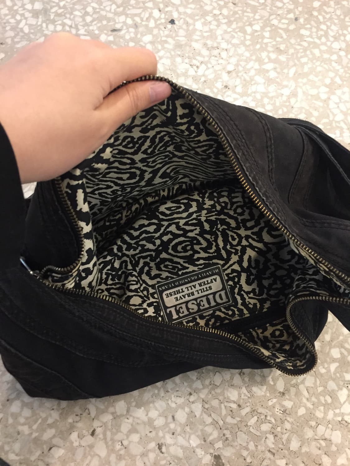 Diesel archive shoulder bag - black 상품이미지4