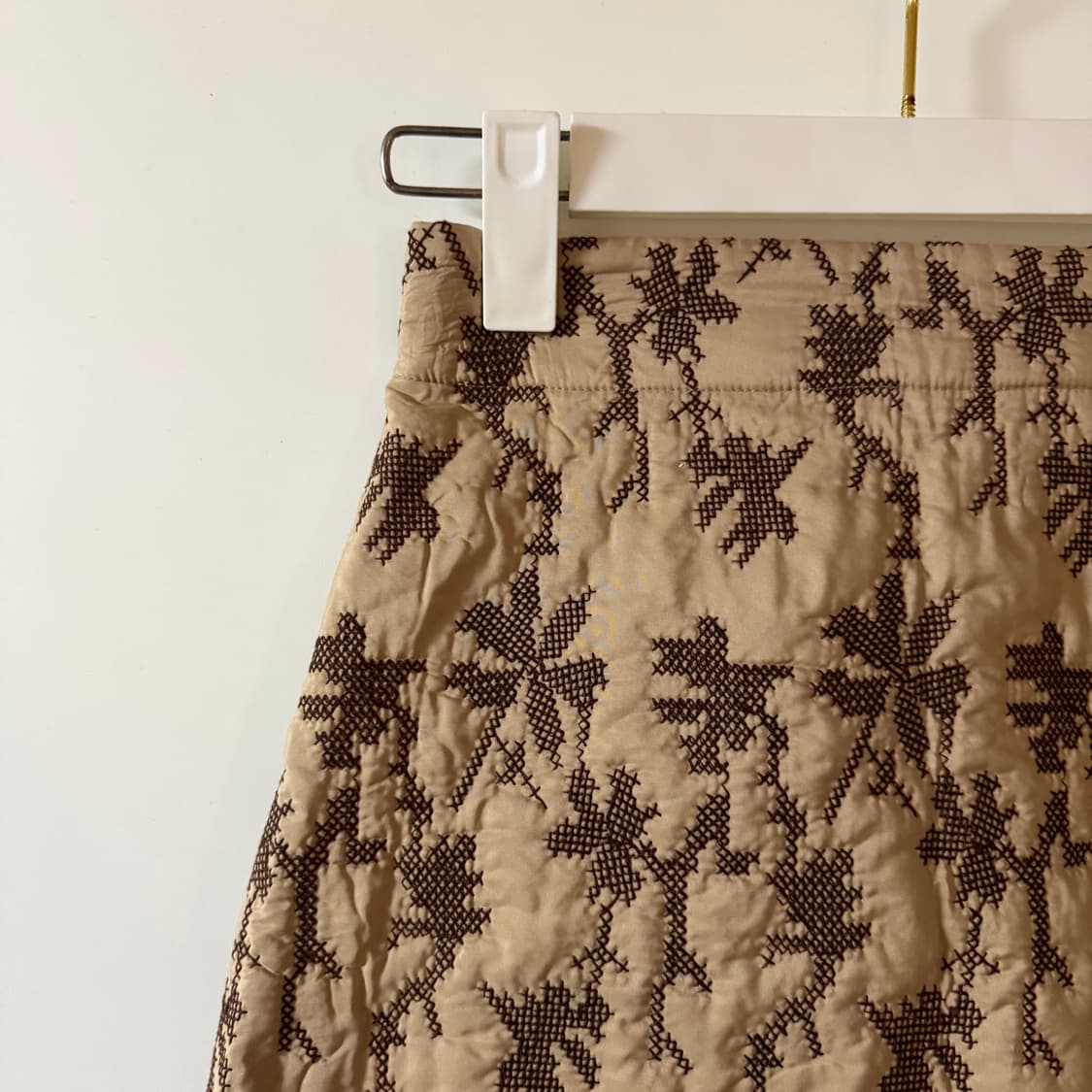 새상품 여자 퀄팅 자수 누빔 스커트 상품이미지3