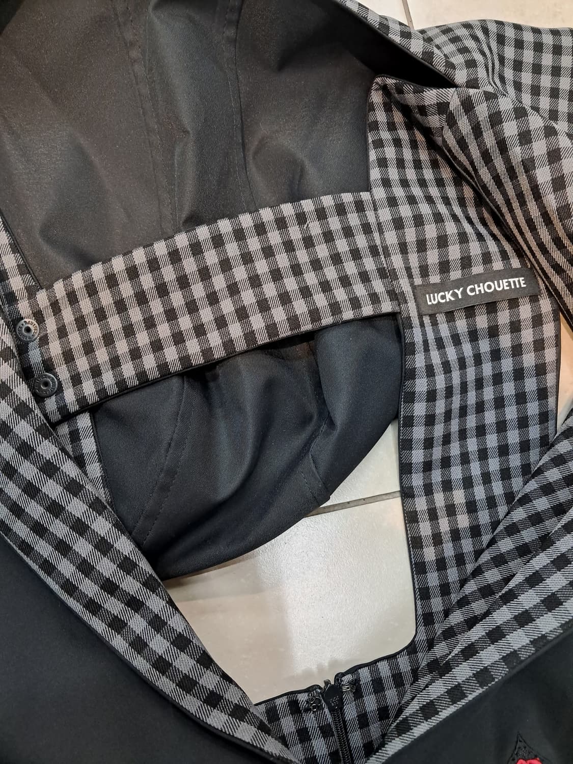 럭키슈에뜨 블랙 엘리스 컬랙션 한소희 원피스 상품이미지6