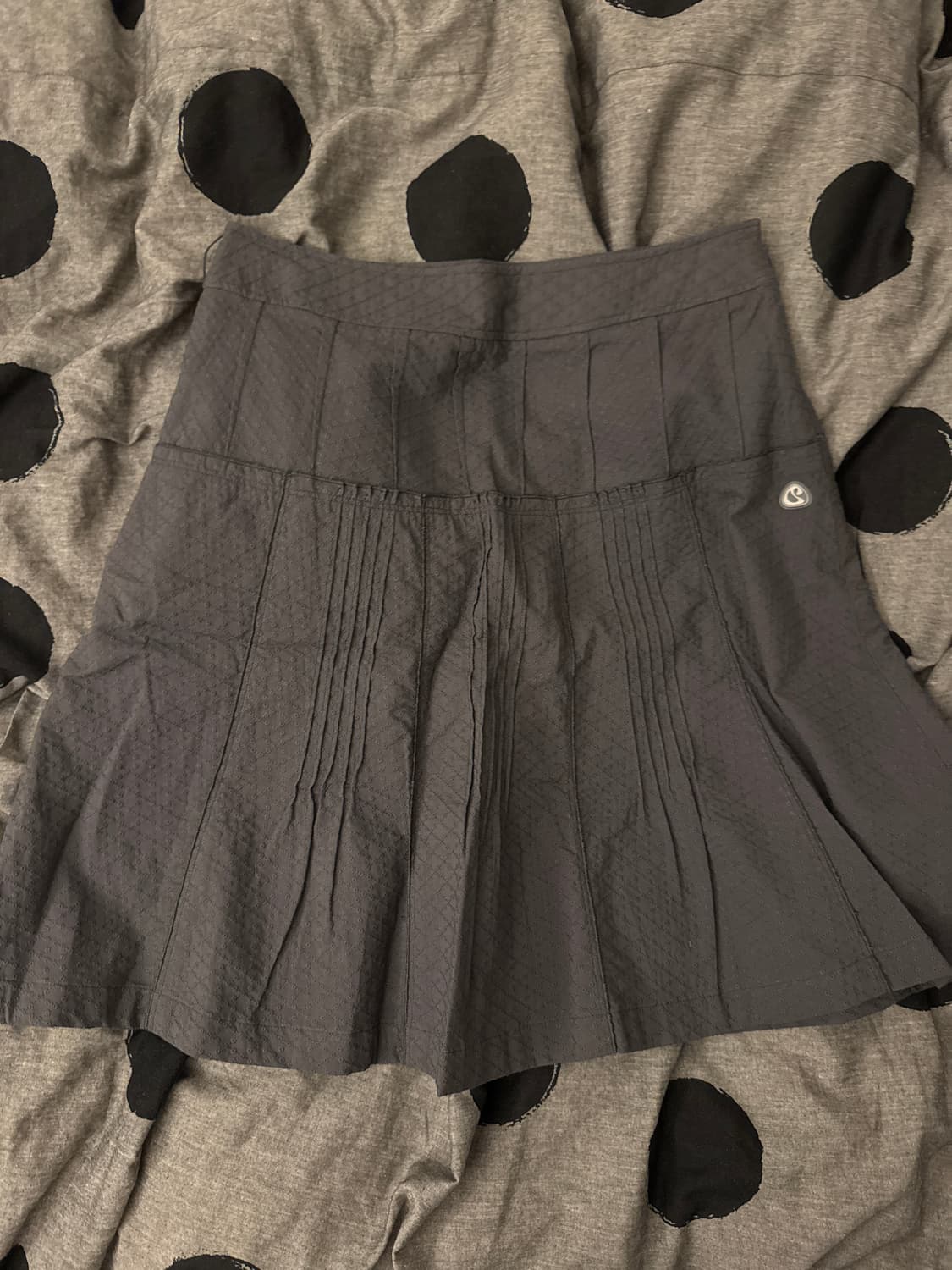 코이세이오 플라워 핀턱 스커트 차콜 상품이미지3