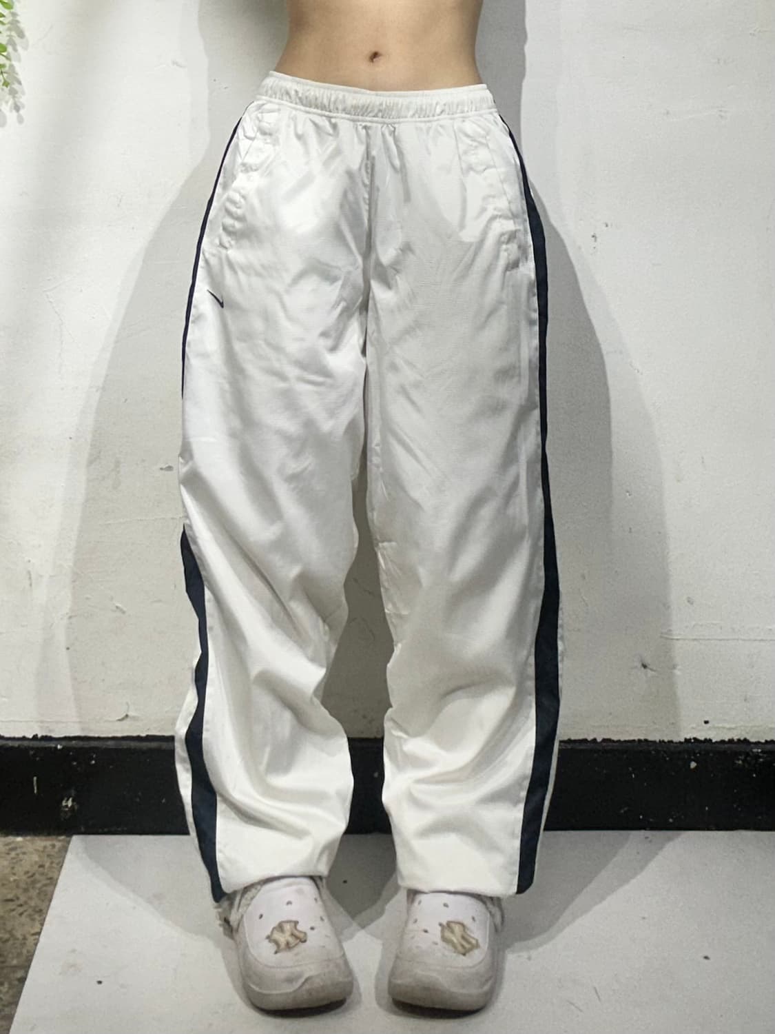 00s 나이키 화이트 블랙 사이드 라인 와이드 트랙 팬츠 M 상품이미지2