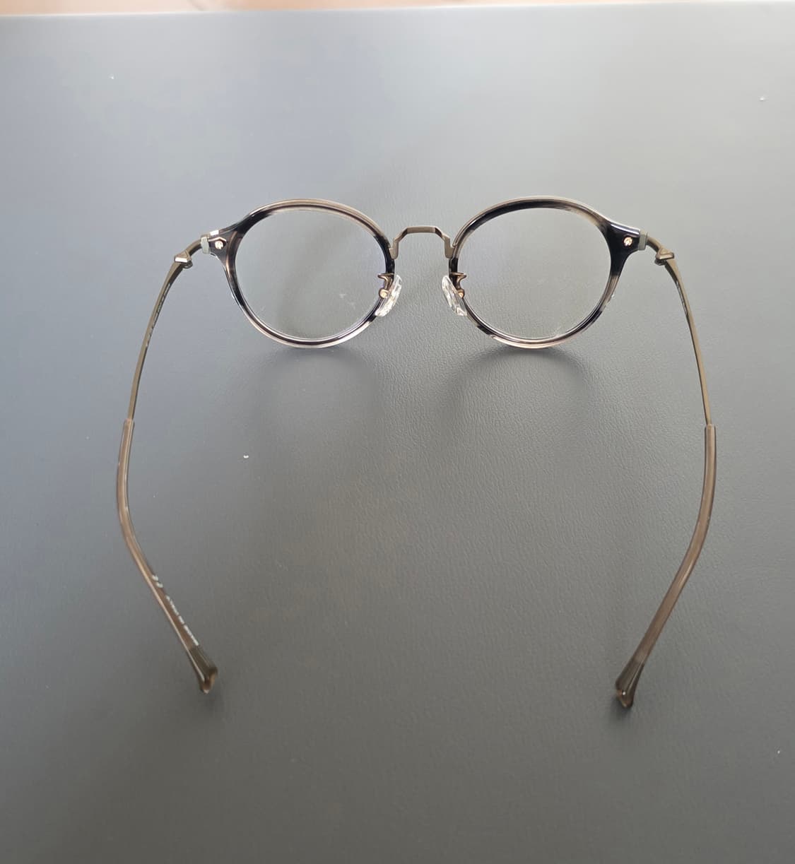 레트로크래프트 안경 RC 1120 모델 판매합니다
- 색상: GRY/BW 상품이미지2