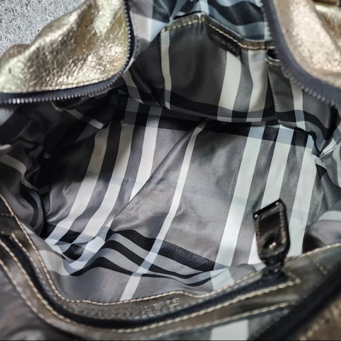 버버리 레더 숄더백 상품이미지9