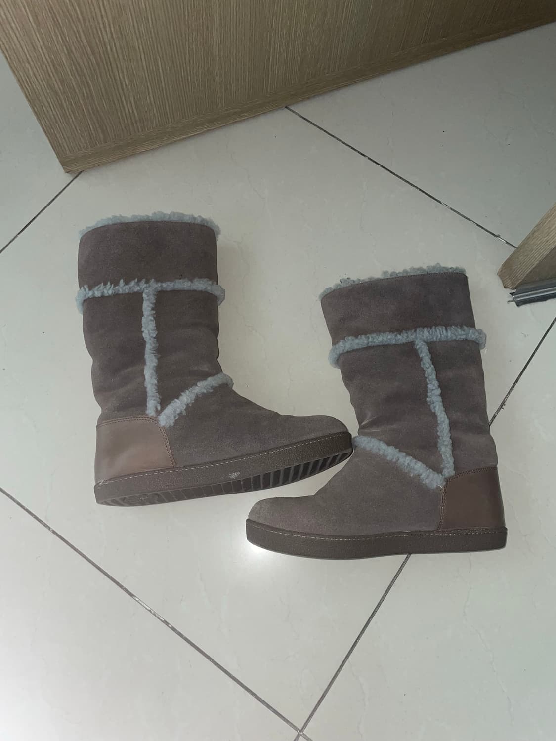 토리버치 한정판 시어링 부츠 상품이미지7