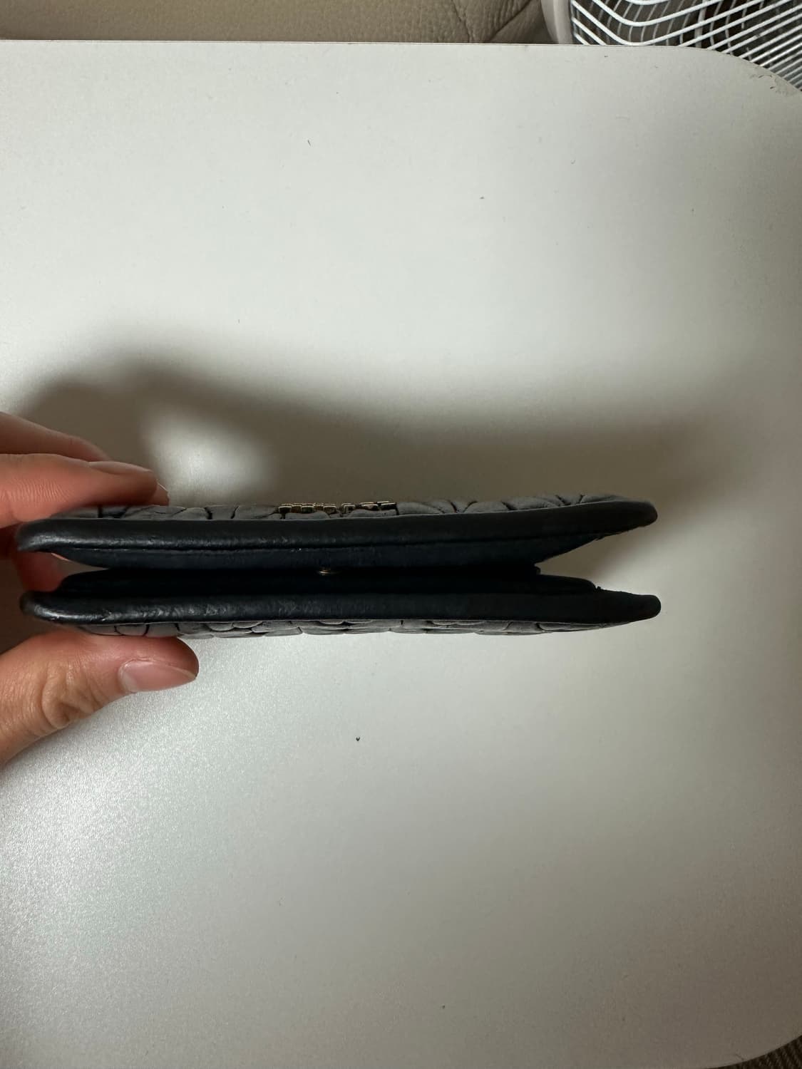 미우미우 칸센트 반지갑 블랙 상품이미지4