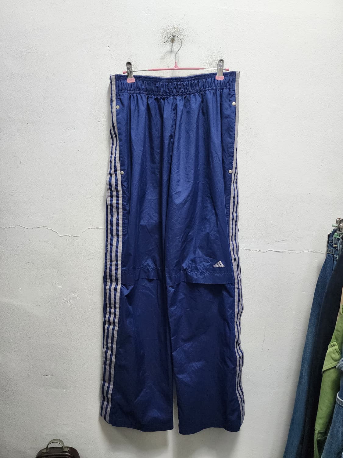 아디다스 올드스쿨 옆면절개 스냅단추 와이드팬츠 상품이미지1