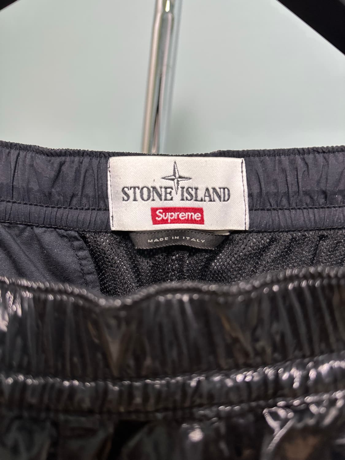 스톤아일랜드X슈프림 뉴 실크 라이트 팬츠 블랙 M 상품이미지4
