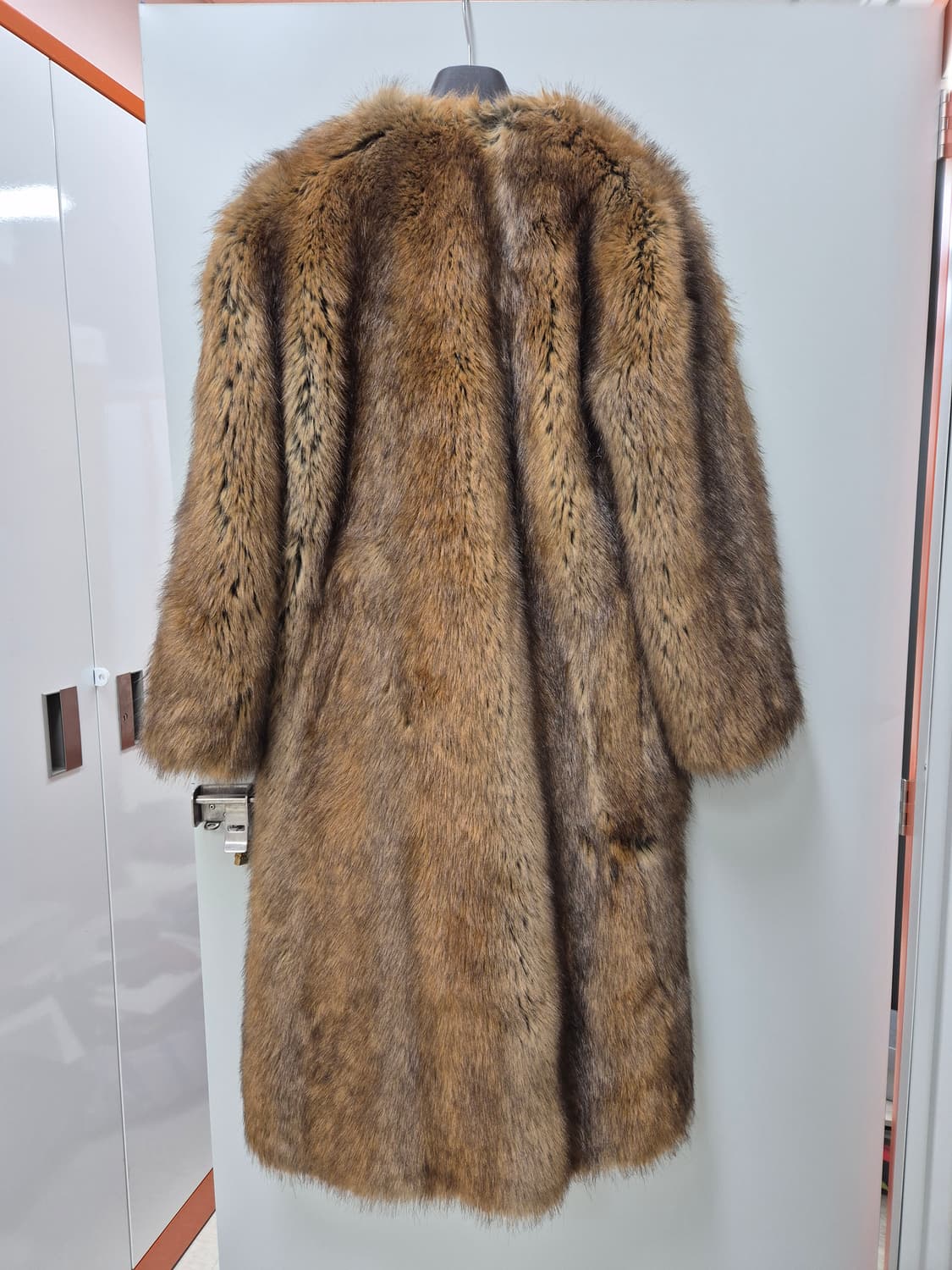 Givenchy 지방시 비건 퍼 롱 코트(서이즈 38) 상품이미지6