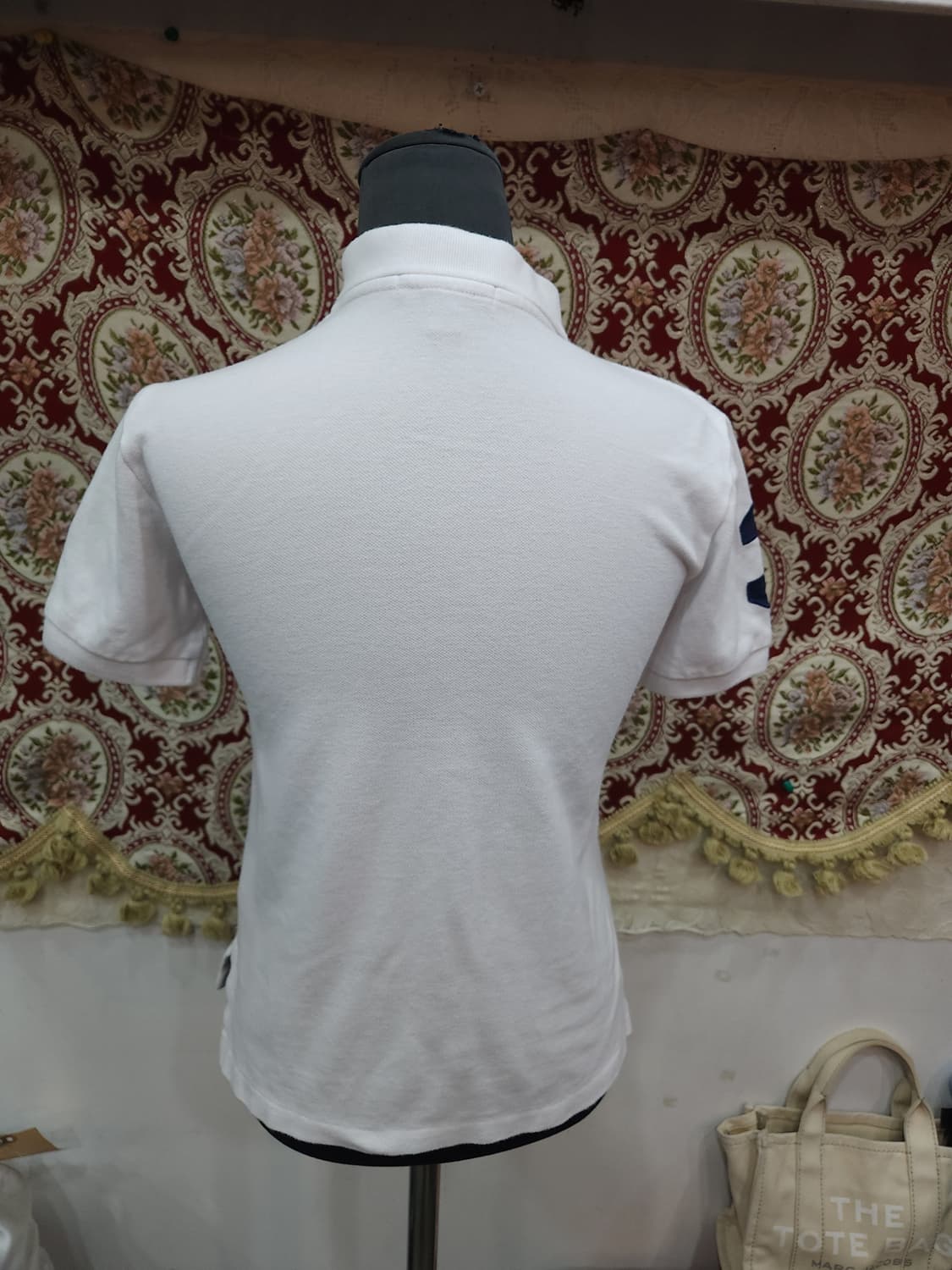 폴로 랄프로렌 화이트 빅포니 카라 반팔

 상품이미지7