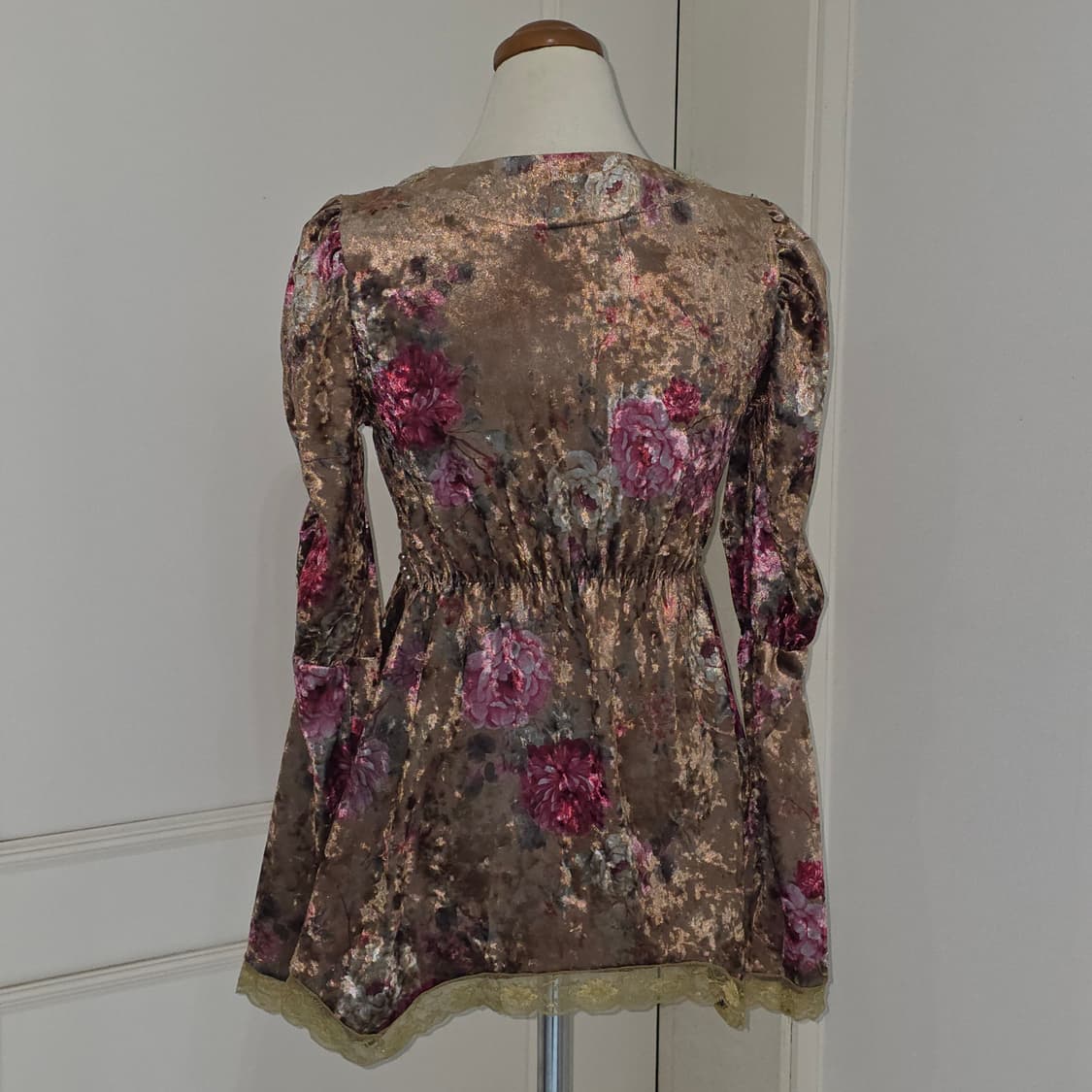 일본빈티지)페어리st 모리걸 벨벳 로즈 플로럴 글리터 레이스퍼프 블라우스 상품이미지4