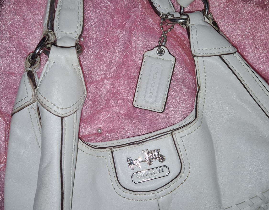 COACH white Ring buckle leather Bag 상품이미지3
