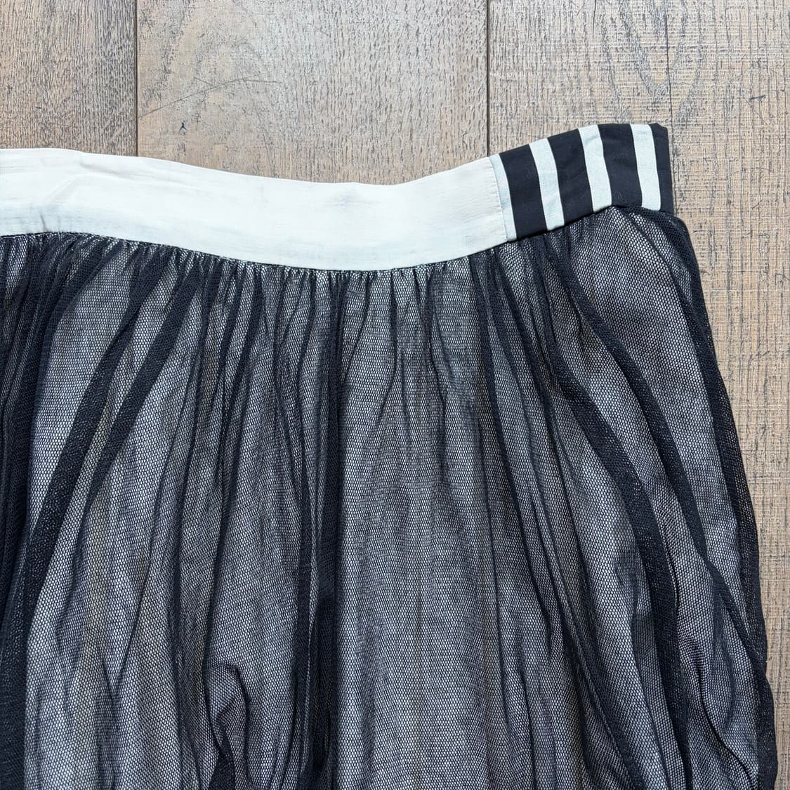 Tulle Layer Line Detail Skirt 상품이미지4
