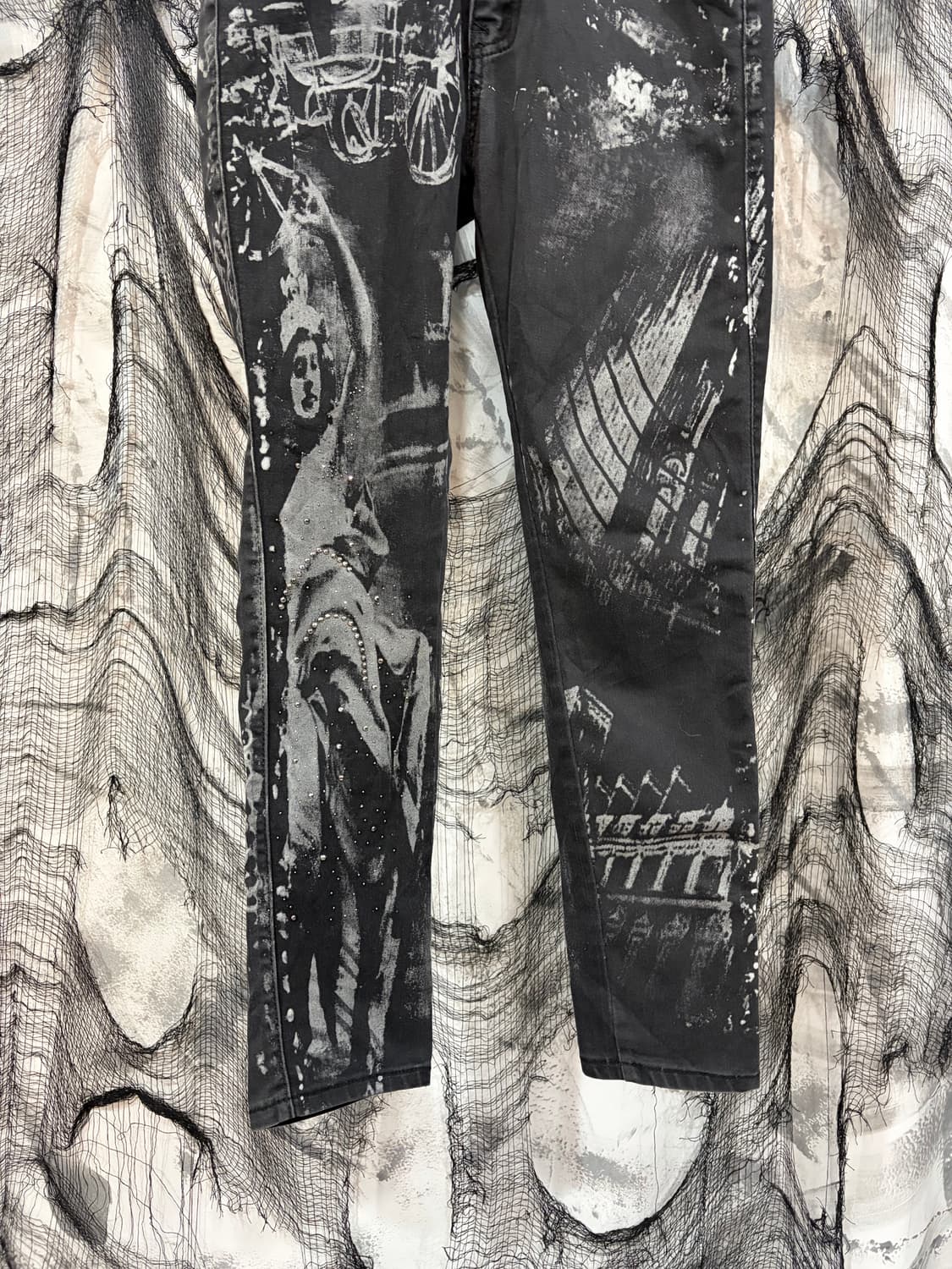 Gothic all over Graphic cubic pants 상품이미지5