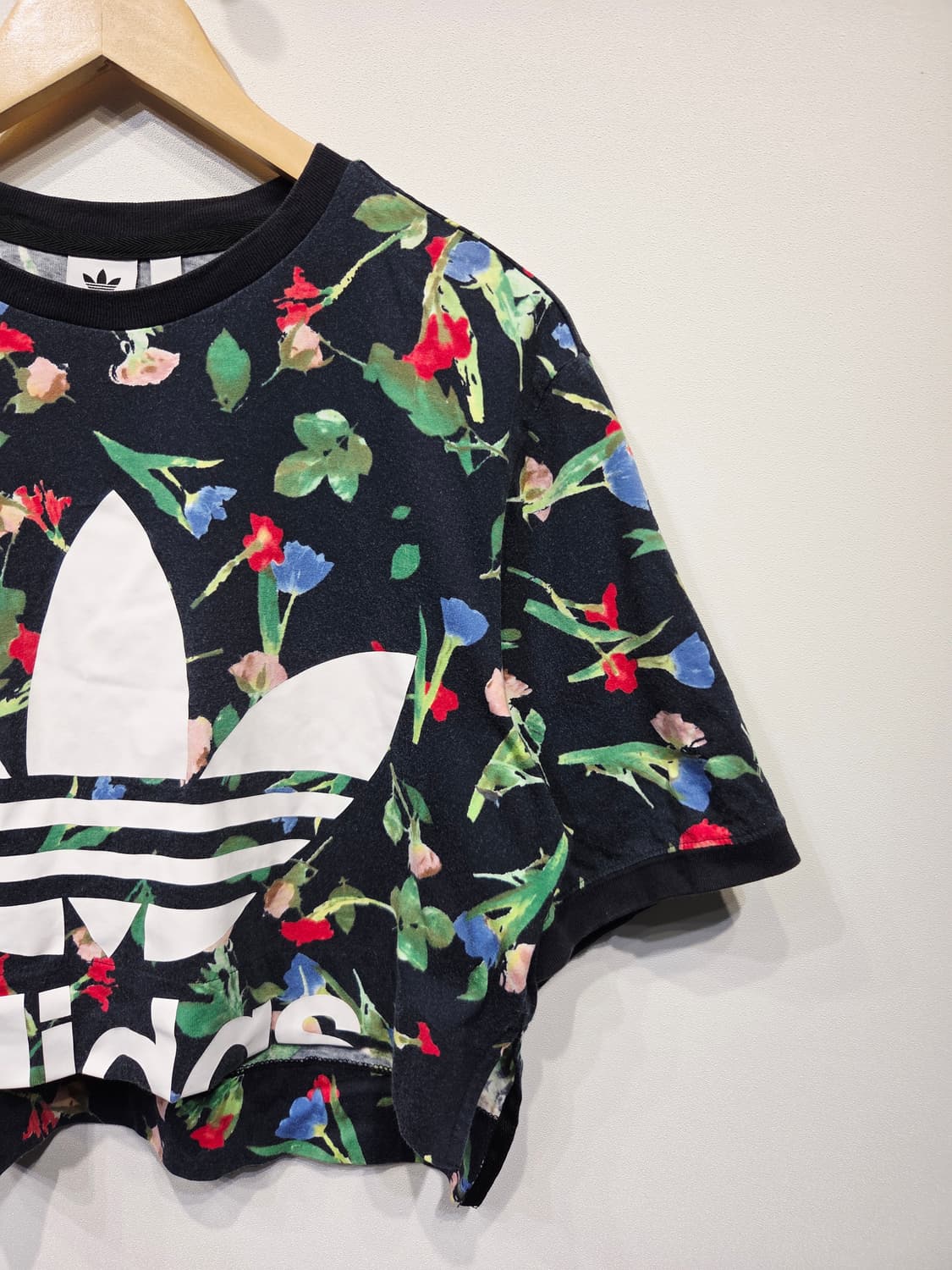아디다스 오리지널스 플로럴 크롭 티셔츠_XS 상품이미지4
