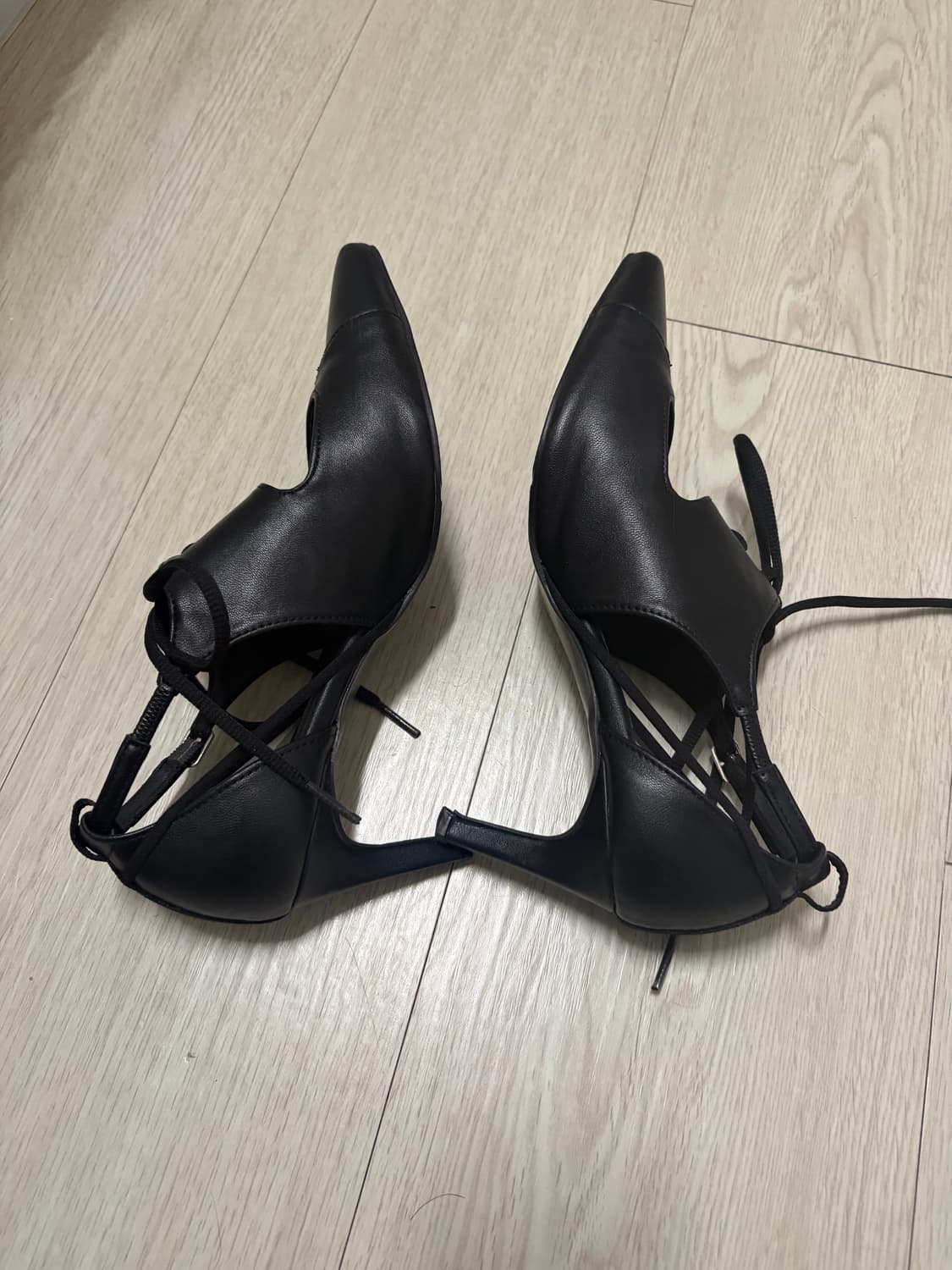 오호스 Multistrap Stiletto Heels / Black 상품이미지4