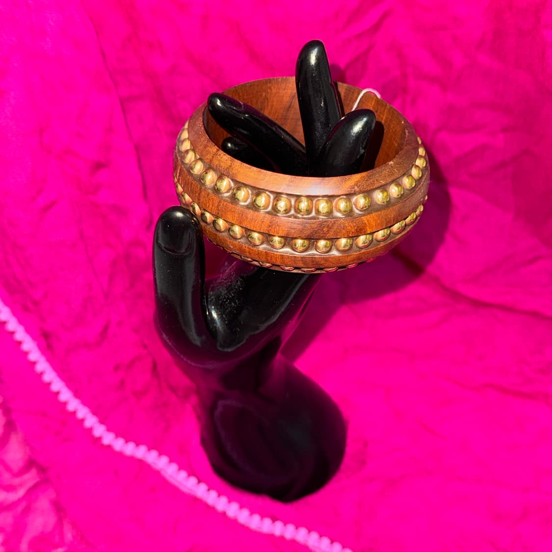 Gold studded wooden bangle 상품이미지2