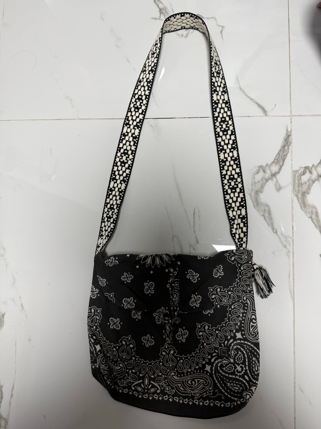 인필더디자인 크로스백 상품이미지1