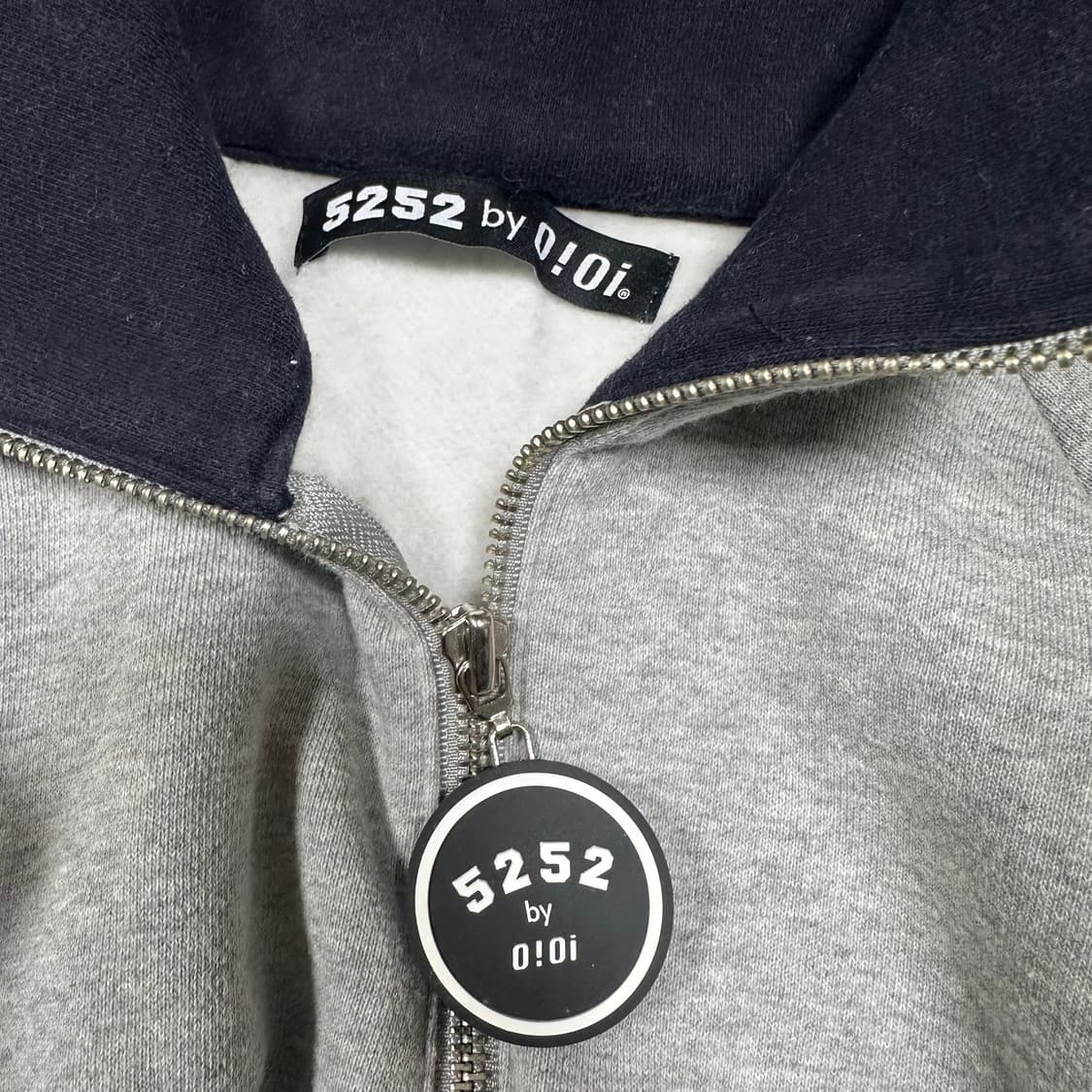 ✨ (바배) OiOi 오아이오아이 기모 반집업 맨투맨 상품이미지3