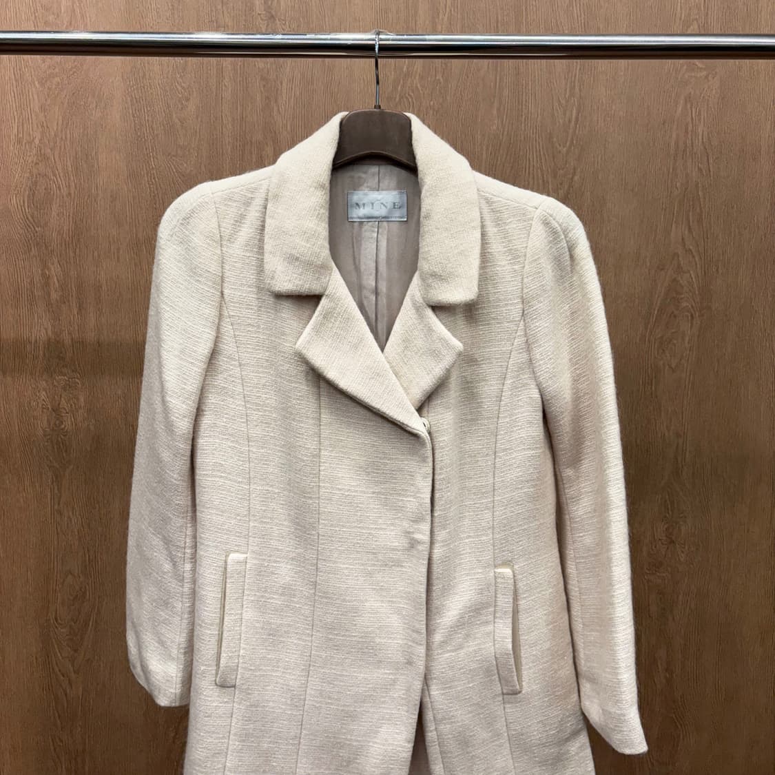 마인 울 블렌드 롱 코트 밑단 패딩 믹스 사이드 포켓 디테일 크림 베이지 상품이미지4