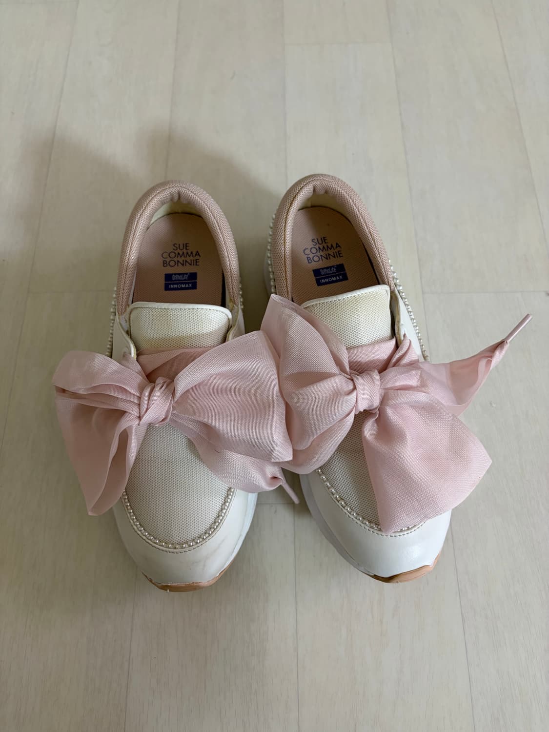 슈콤마보니 리본 스니커즈 235 정품 상품이미지1