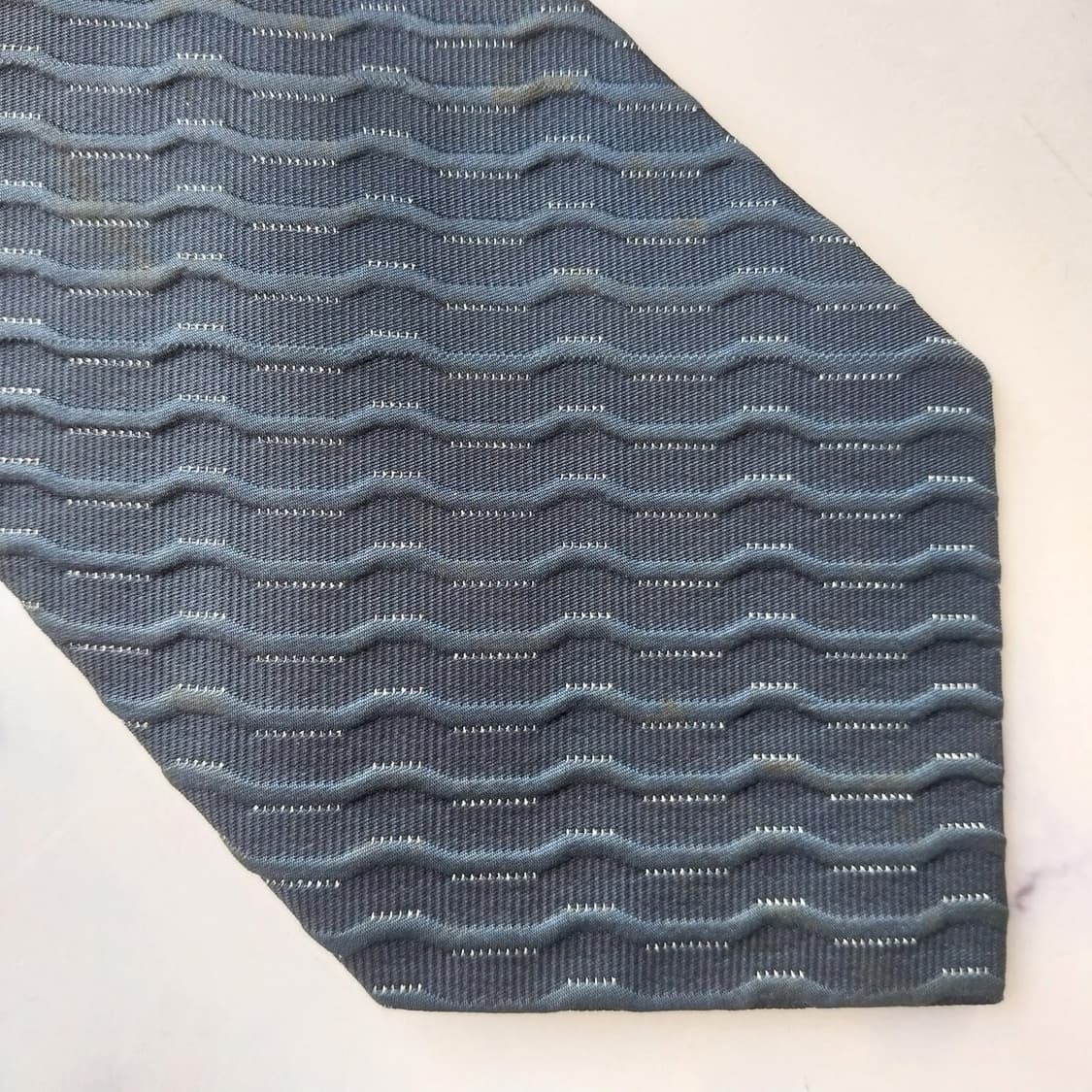 입생로랑 실크 네이비 웨이브 패턴 넥타이 9.3cm A등급 K2586 상품이미지5