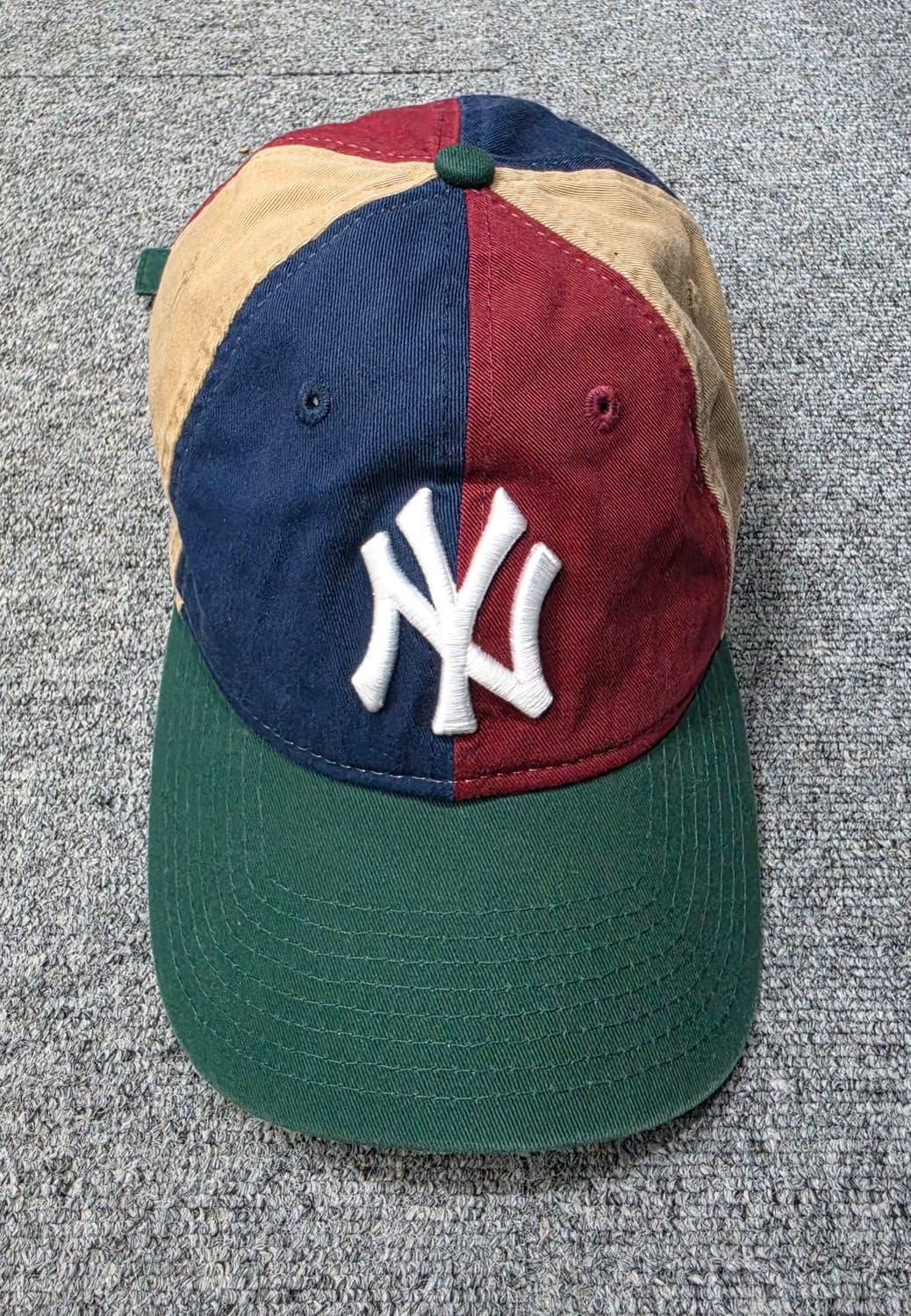 뉴에라 x 아이앱스튜디오 뉴욕 양키스 멀티컬러 패치워크 볼캡 모자 상품이미지2