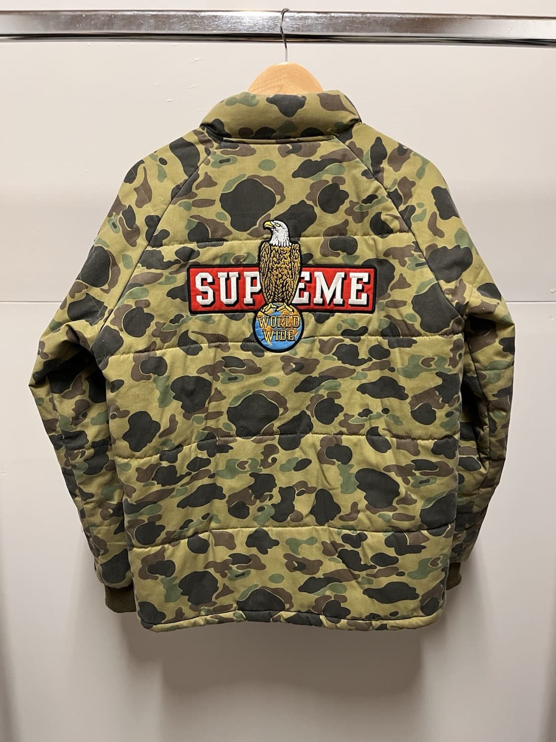 슈프림 이글 패치 퀼팅 카모 자켓 상품이미지1
