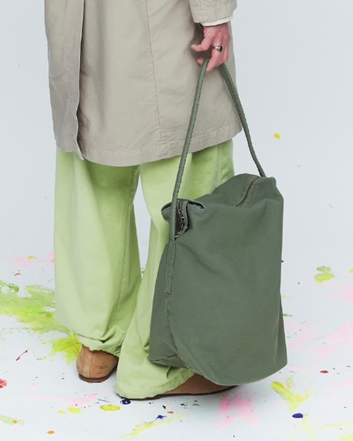 이이 숄더백 카키 미개봉 새상품 상품이미지2