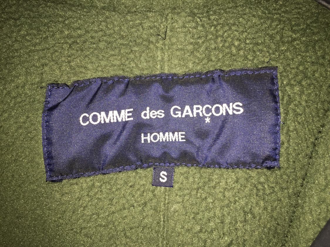 21AW 꼼데가르송 옴므 폴라텍 카키 코트 상품이미지3