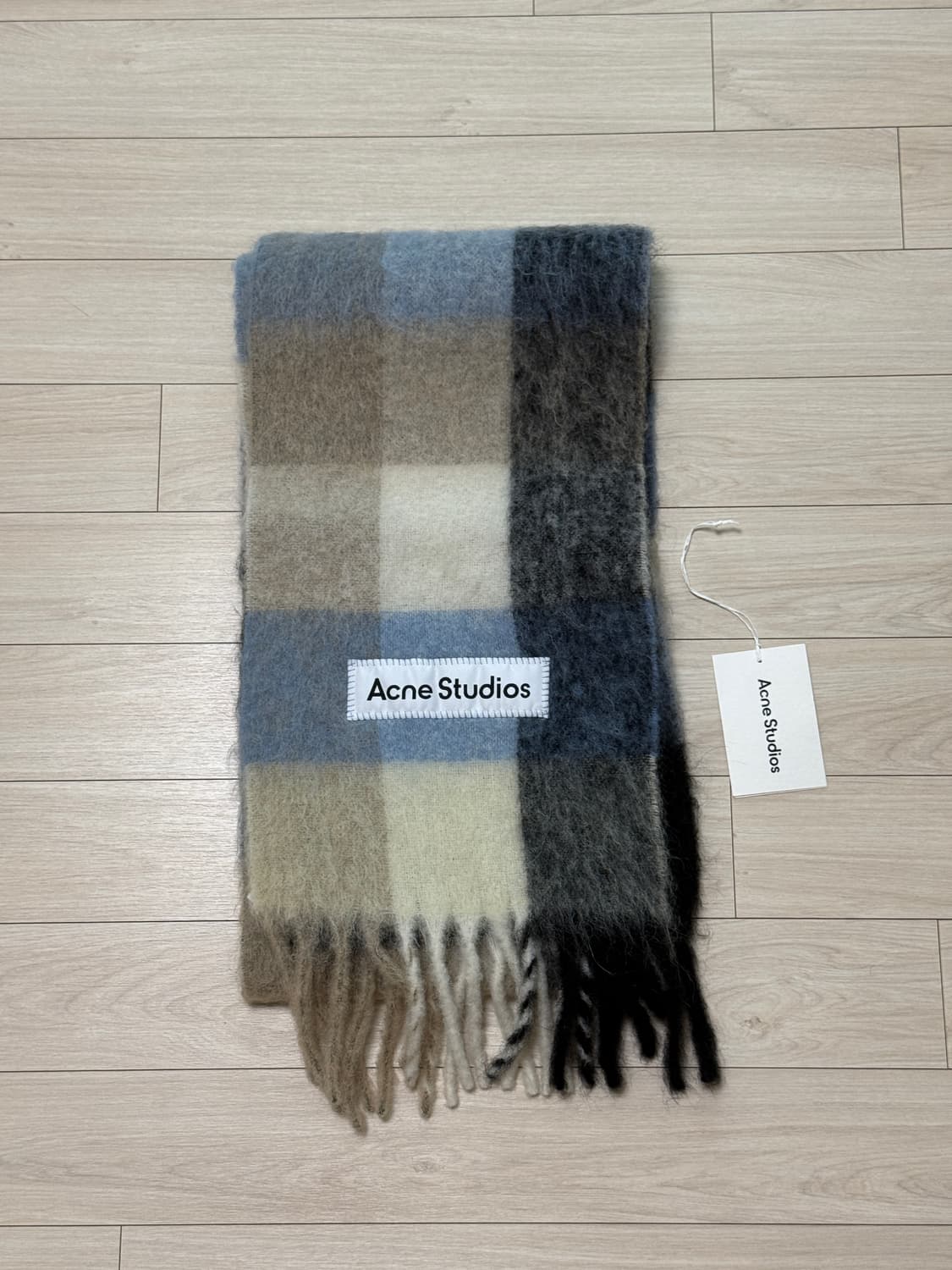 아크네 스튜디오 모헤어 체크 머플러 블루 베이지 블랙 상품이미지1
