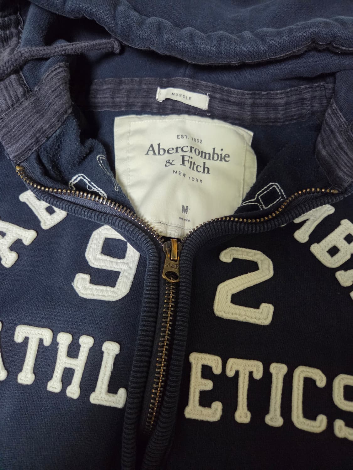 아베크롬비 원형로고 네이비후드집업 상품이미지3
