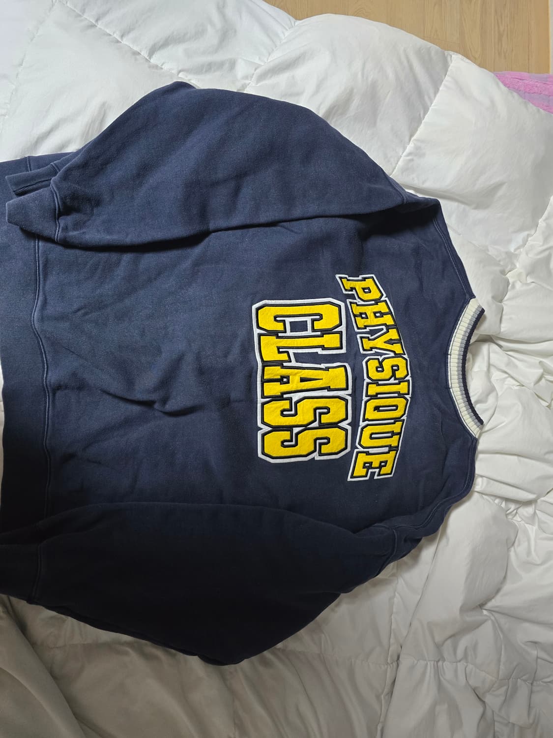 본투윈 네이비 브이넥 맨투맨 상품이미지2