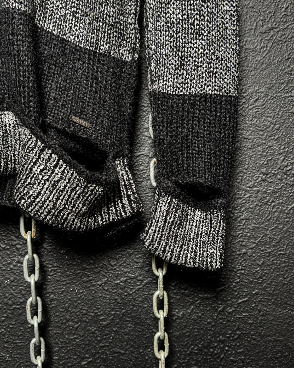 DIESEL – Black Stripe Distressed knit    상품이미지7