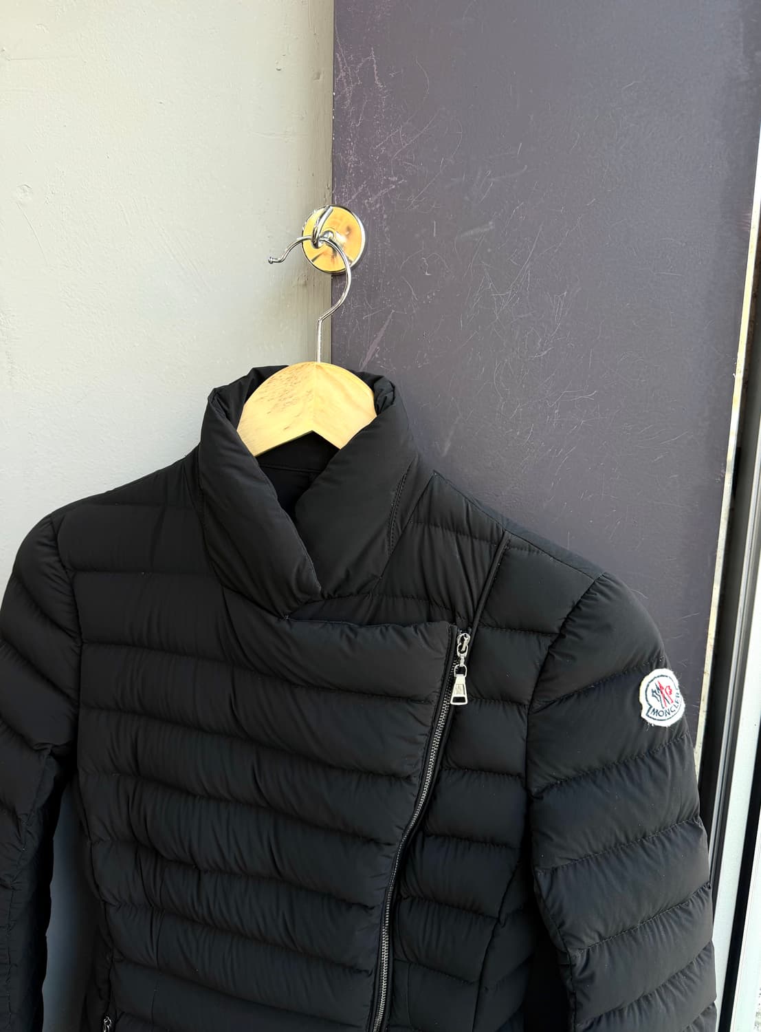00/ 몽클레어 베이직 와펜 구스다운 경량 패딩자켓 상품이미지4