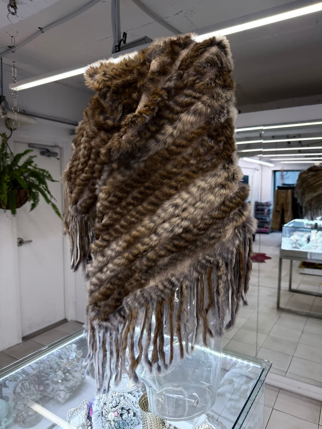 real fur hooded cape 상품이미지3