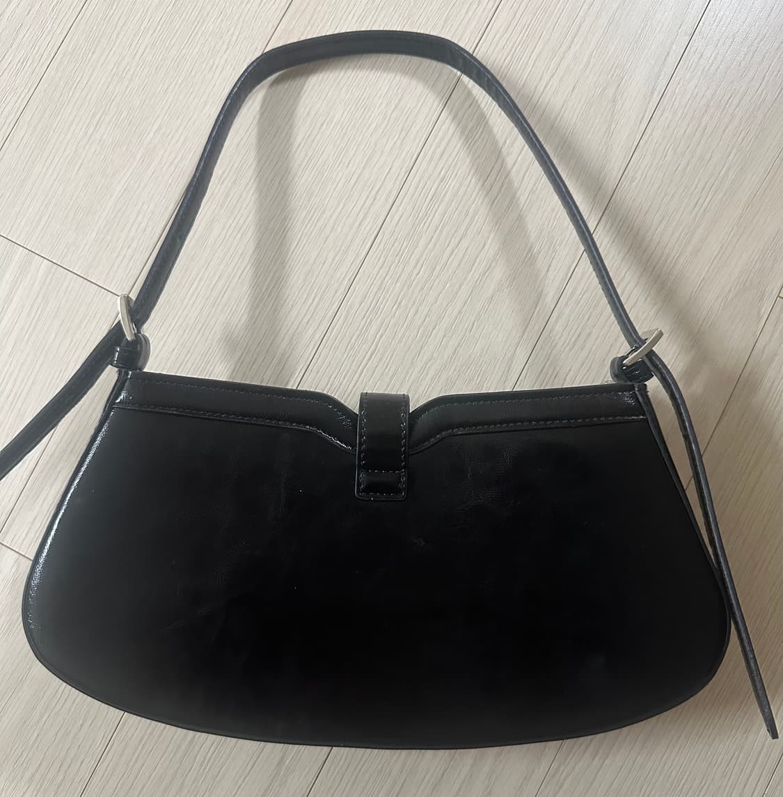Donkie(돈키) 티아 블랙 숄더백 상품이미지5