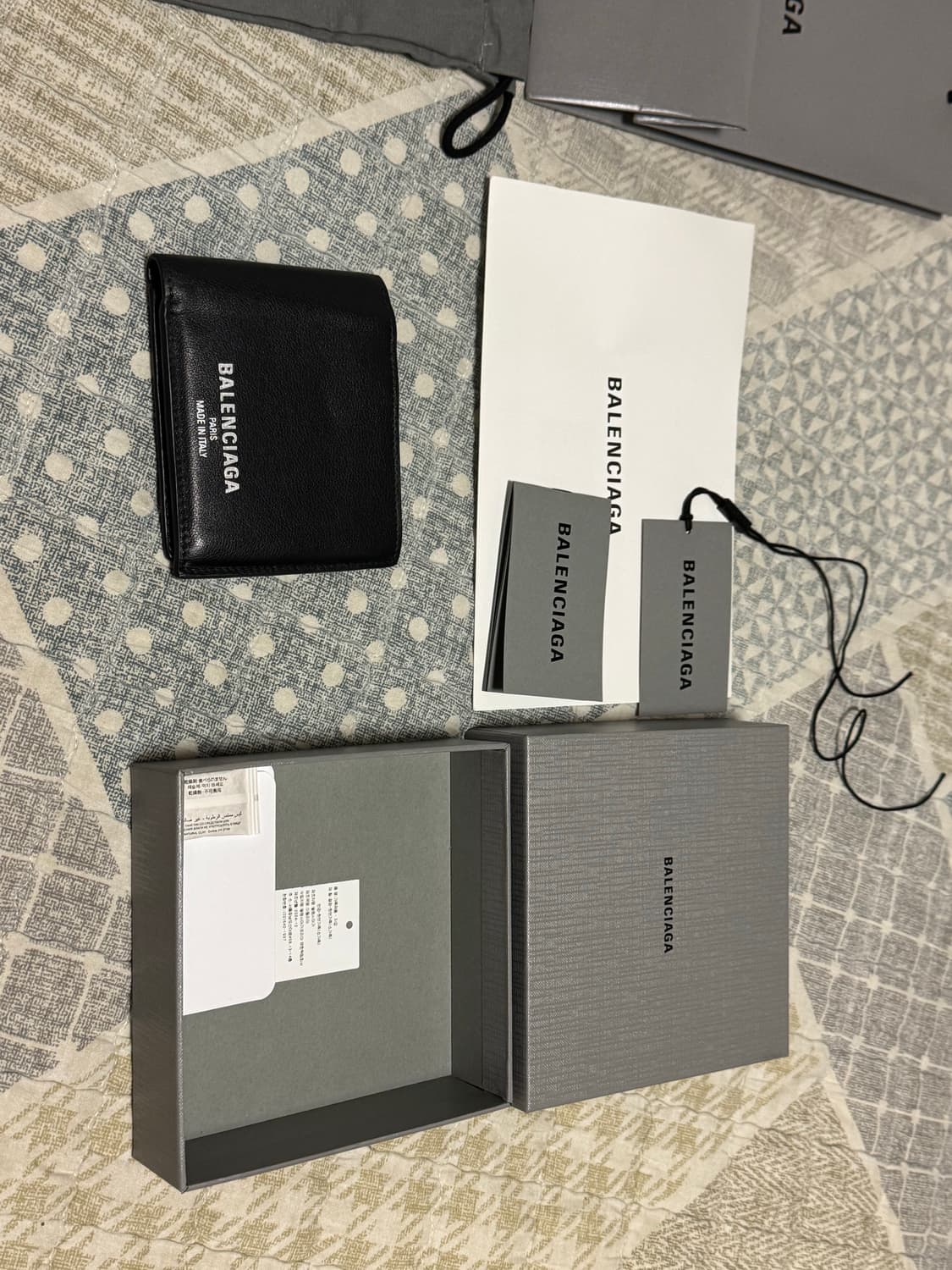 <거의 새것> 발렌시아가 크레딧 스퀘어 폴디드 지갑 상품이미지9