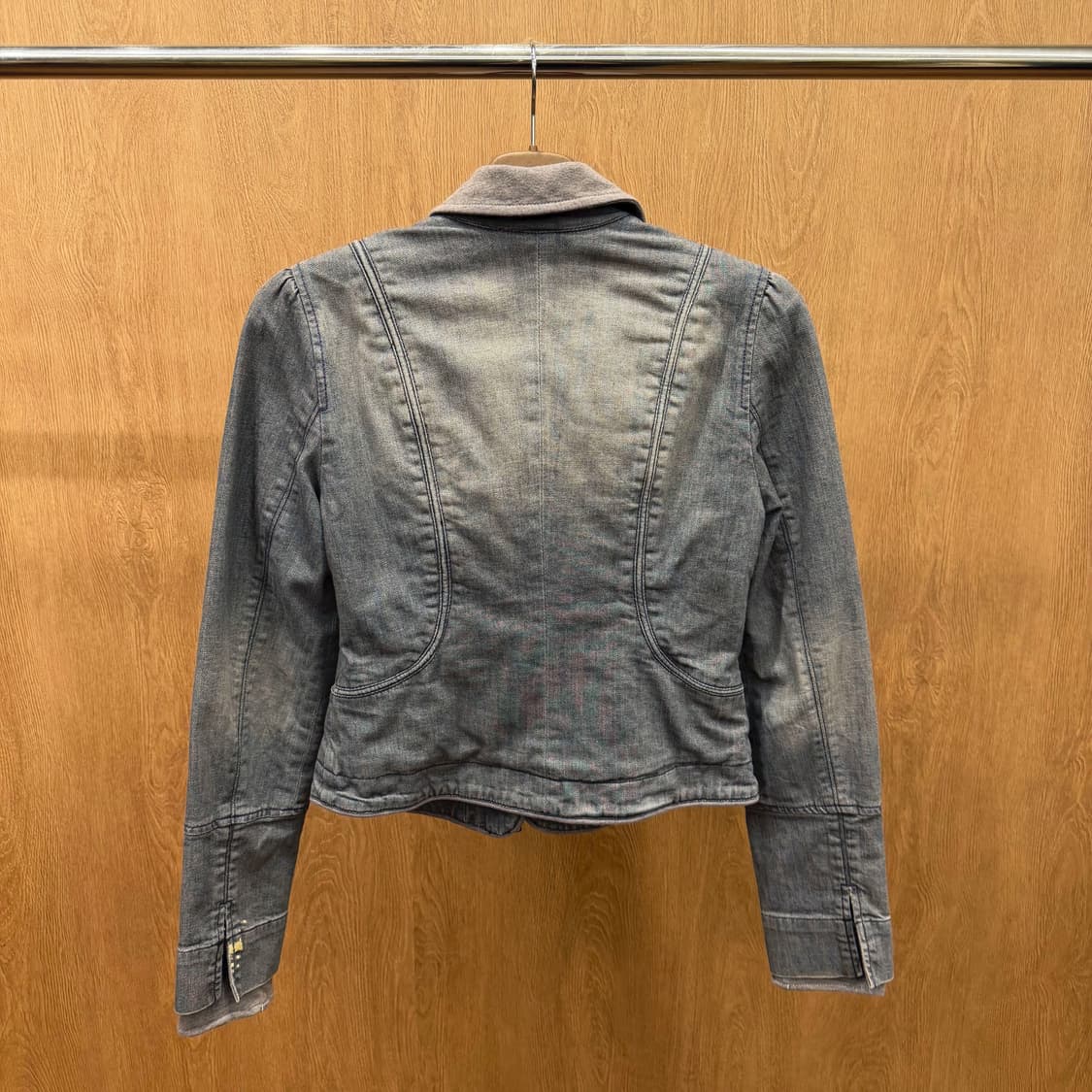 아르마니 익스체인지 긴팔 카라넥 집업 사선 지퍼 디테일 빈티지 그레이 상품이미지3