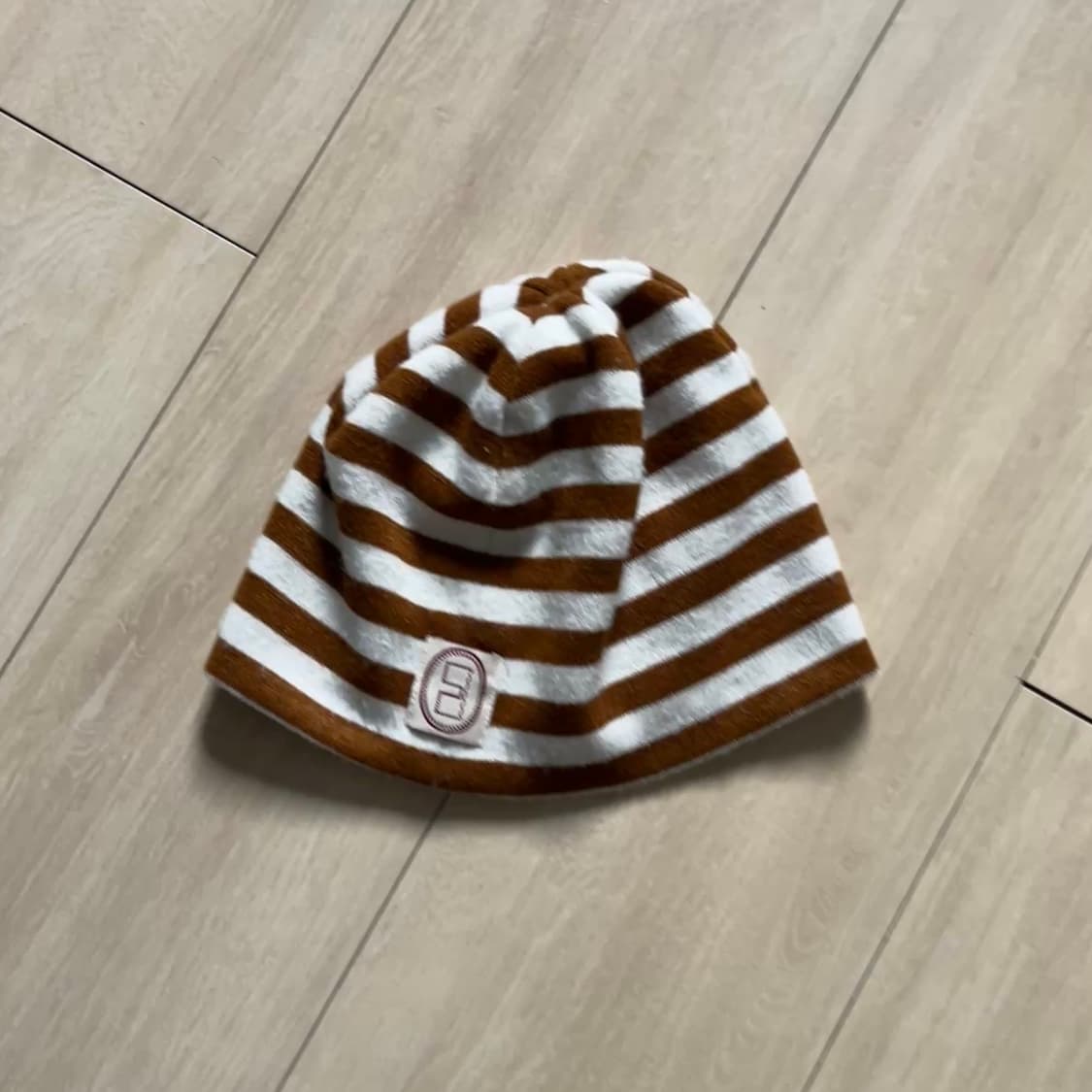 카락터 스트라이프드 니트 비니 카멜 상품이미지1