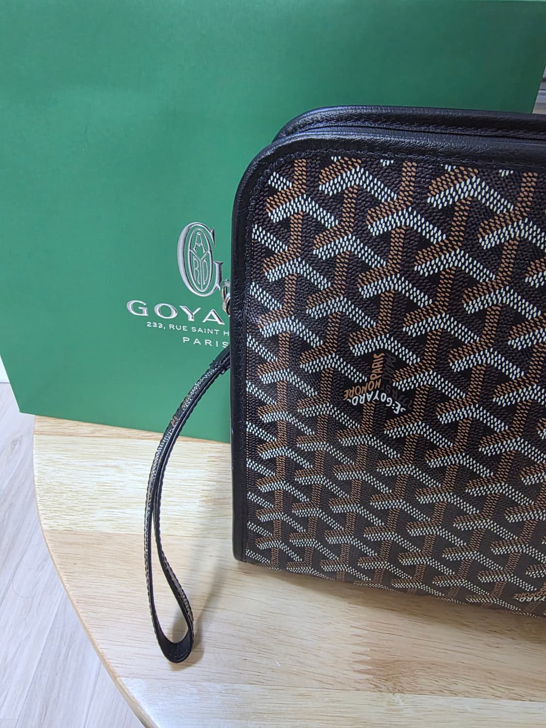고야드 쥬방스 클러치 GM사이즈 블랙 색상 판매합니다 상품이미지9