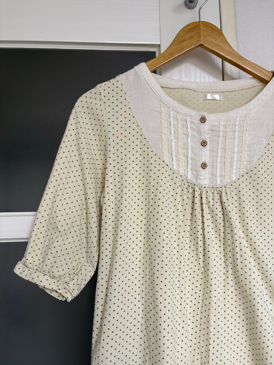 아이보리 그린 도트 티셔츠 상품이미지3