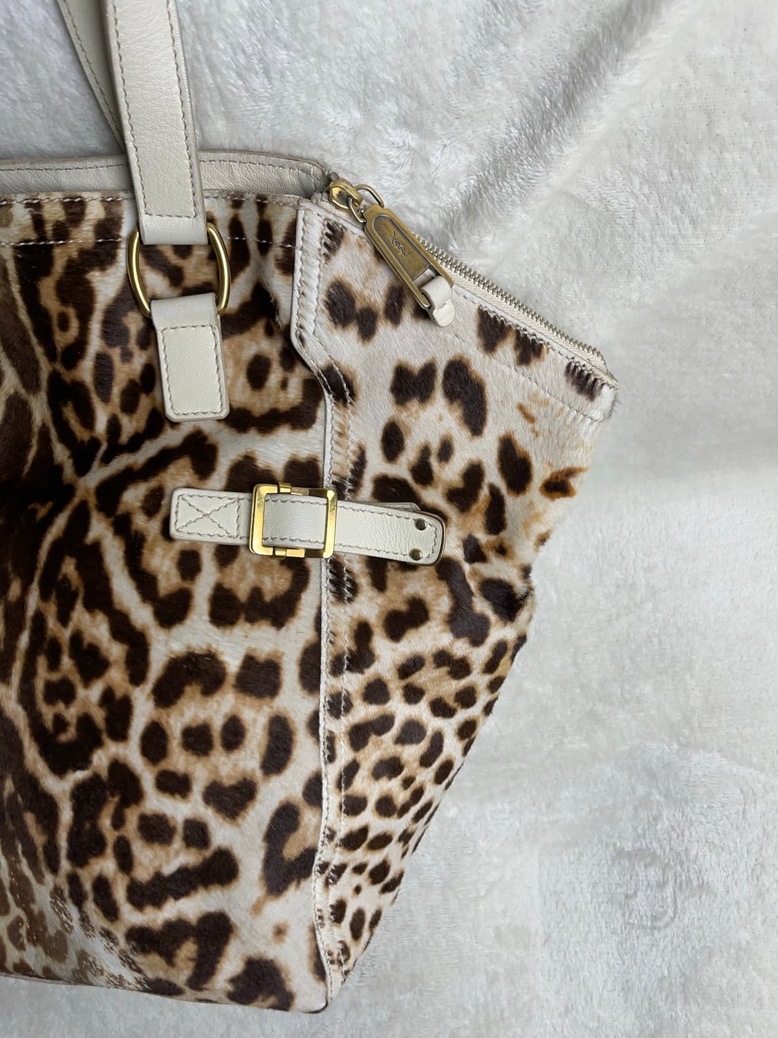 (Rare)입생로랑 다운타운 레오파드 프린트 포니 헤어 토트백 상품이미지4