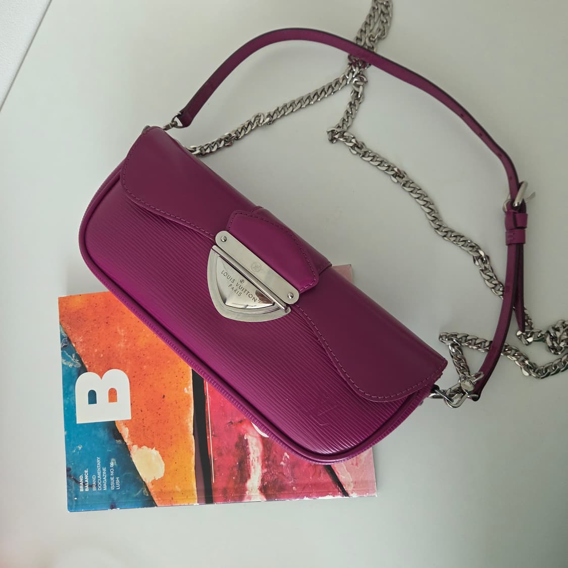 LOUISVITTON 루이비통 정품 에삐 바게트 몽테뉴 포쉐트 미니숄더 상품이미지1