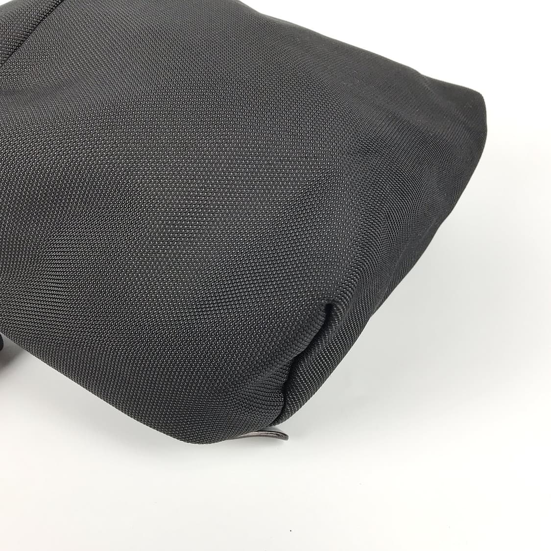 만다리나덕 남성 크로스백 가방 상품이미지3