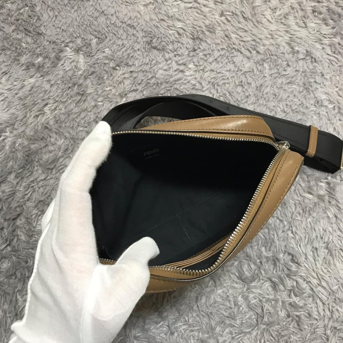 {closet}[크림제품]펜디 레더 패브릭 멀티컬러 카메라백 상품이미지5