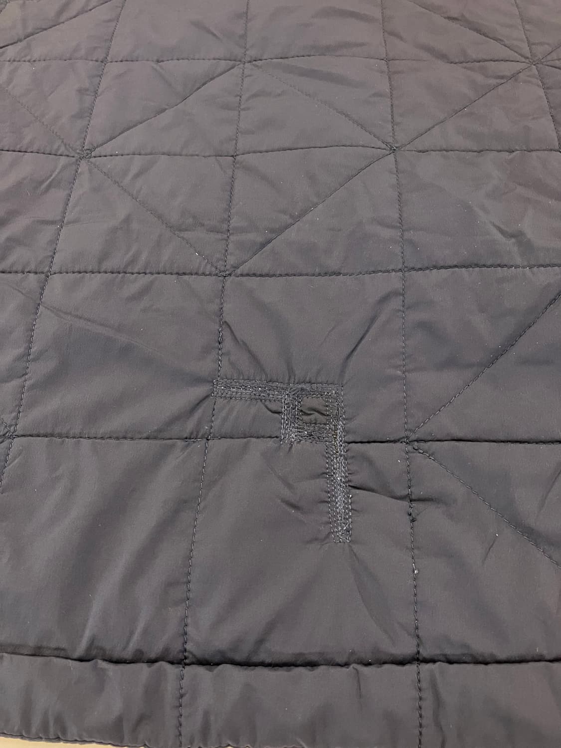 노스페이스 브이모션 바둑판 퀼팅 경량패딩 상품이미지8