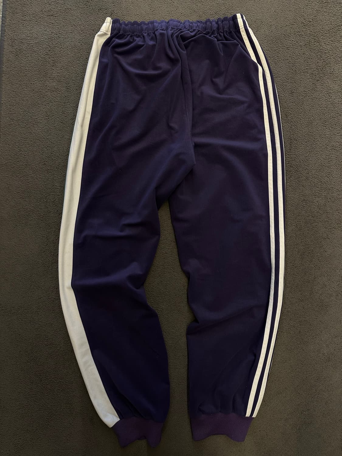 아디다스 90s 올드스쿨 벨벳 트랙팬츠 처분  상품이미지2